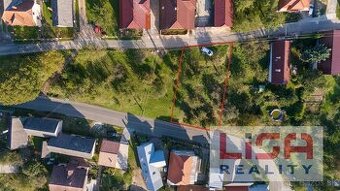 Pozemok na bývanie v podhorí – ideálne pre váš nový dom-chal