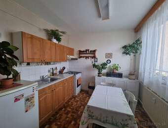 NA PREDAJ 3 IZBOVÝ BYT s LOGGIOU 70 m2 PIEŠŤANY