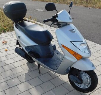 HONDA Lead SCV 100