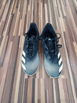 Halovky Adidas č.38