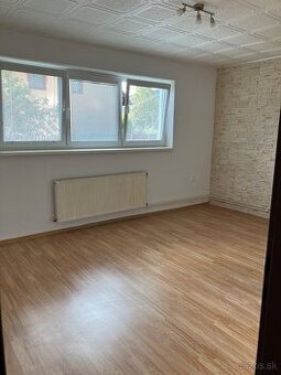 Predaj 1-izbový byt na prízemí v centre
