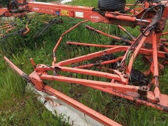 Zhrňovač krmovín KUHN GA6002