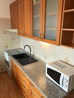 Poprad ul. Rázusova 9, zariadený 1. izbový byt - 42 m2