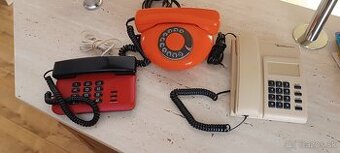 Klasické retro tlačítkové telefóny