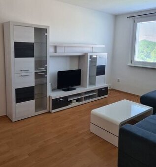 Na prenájom 2-izbový byt – Medveďovej ulica, Bratislava – Pe