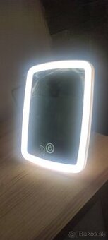 LED kozmetické zrkadlo