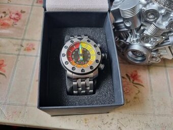 Titánový potápačský chronograf,SECTOR.