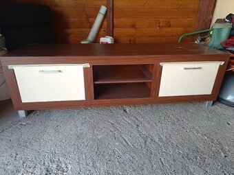 Darujem stolik pod TV