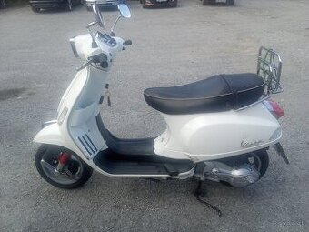 Predám skúter-moped Vespa 125