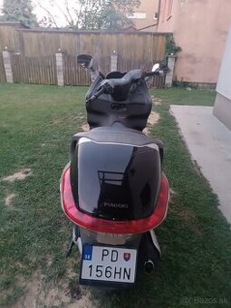 Piaggio X8