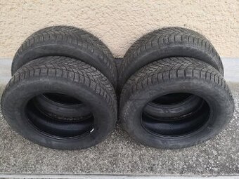 215/65 R16