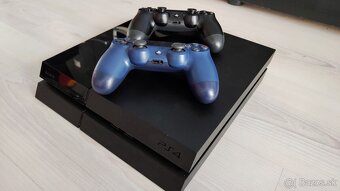 Playstation 4 + 2 ovládače