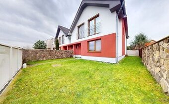 Priestranný rodinný dom v Rovinke