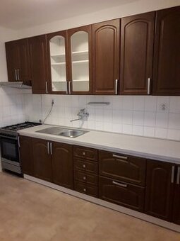 Prenájom 4-izbového bytu – Martinengova ul., Bratislava I –