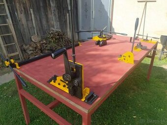 Predám ohýbačky určené na umelecké kováčstvo.