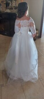 Saty dievcenske biele prijimanie