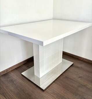 Predám jedálensky stôl