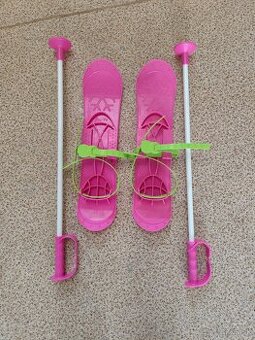 Umelé lyže na topánku pre malú paradnicu