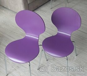 Fialové stoličky