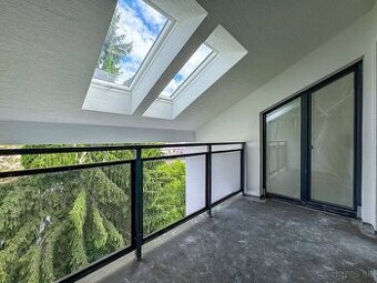 Byty na Hornej  - Podkrovný 3-izbový byt v centre Banskej By