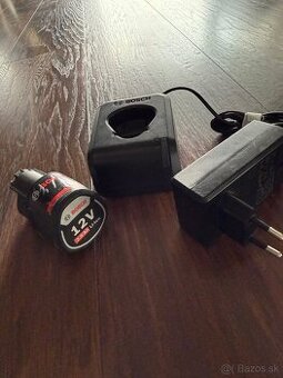 Bosch 12v nabíjačka s batériou 2.0 Ah Li-lion