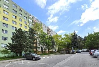 Predaj-2 izbový byt vo vyhľadávanej lokalite Dúbravky BA IV