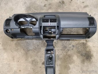 Palubná doska, stropné madlá VW Polo 9n3