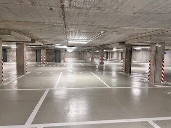 EXTRA veľké parkovacie státie v Omnia (Tomášikova 28, BA)