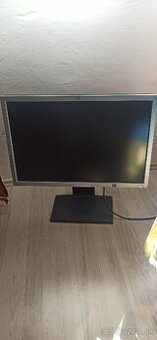 HP monitor uhlopriečka 64 cm