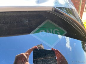 Nenapadna vnutorna CNG nalepka samolepka