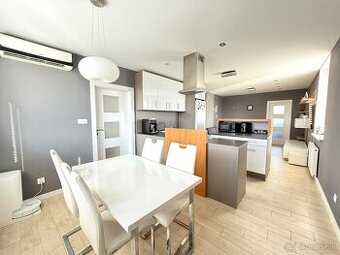 Nadštandardne prerobený 4 izbový byt s balkónom