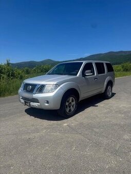Nissan Pathfinder 2.5dci 4x4 140kW Ročník 3/2011