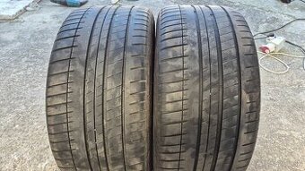 275/30R20 - 1