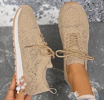 Predam nove stylove tenisky.