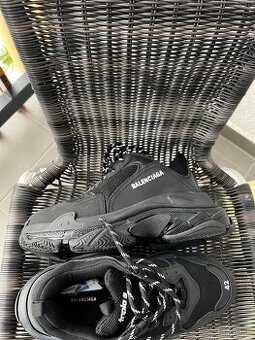 Balenciaga Tripple S 42UK