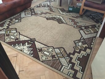 Dva strihané béžové koberce