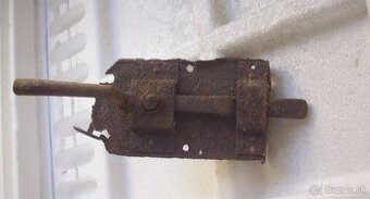 Stará kľučka a zámok