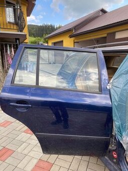 Predám zadné dvere na škoda octavia 1 combi