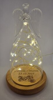 Sklenený Anjel s dreveným podnosom