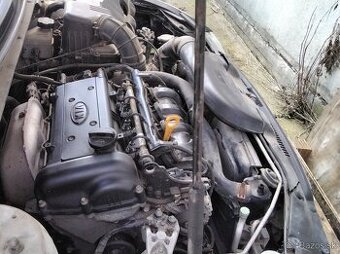 KIA CEED 1.4 2008 predám MOTOR G4FA, piate DVERE,