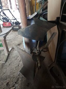 Predám obracak pluh na za agzat