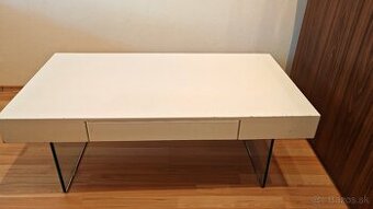 Mohutný masívny Stôl biely lesk