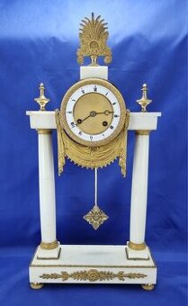 Starožitné  hodiny   - Klasicizmus