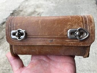 Kožená kapsička na bicyklové náradie