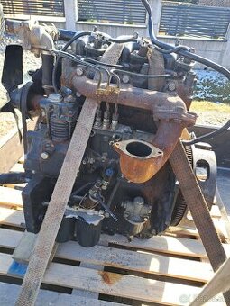 PREDAM KOMPLETNY MOTOR TRAKTOR ZETOR TROJVALEC