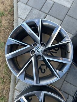 Disky Škoda Superb Sportline r19