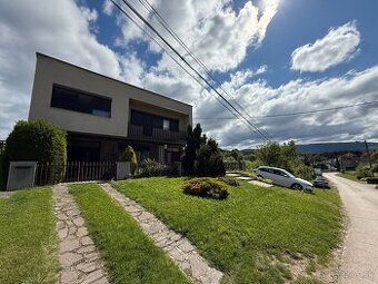 PREDAJ - RODINNÝ DOM - TOPOĽČIANKY