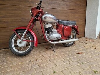 Jawa 250 typ 559 rv 67 platne doklady biele spz