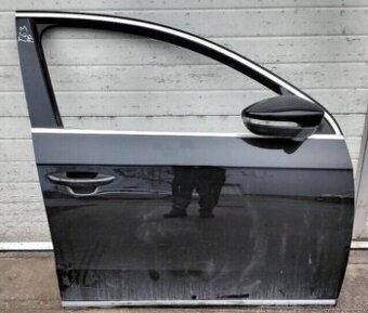 Volkswagen Passat B7 1.6 TDI 2011 predám DVERE, MOTOR CAY, s