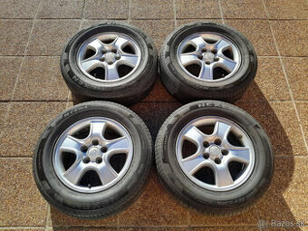 pneu 215/65 R16
